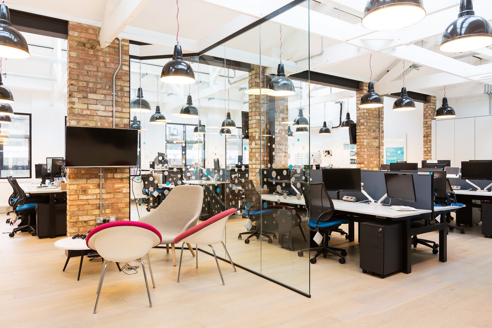 corporate-office-ceiling-design-blog-da-dressall_modern-office-style.jpg